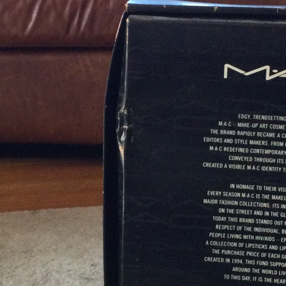 MAC Barbie by Mattel - Picture 10 of 14